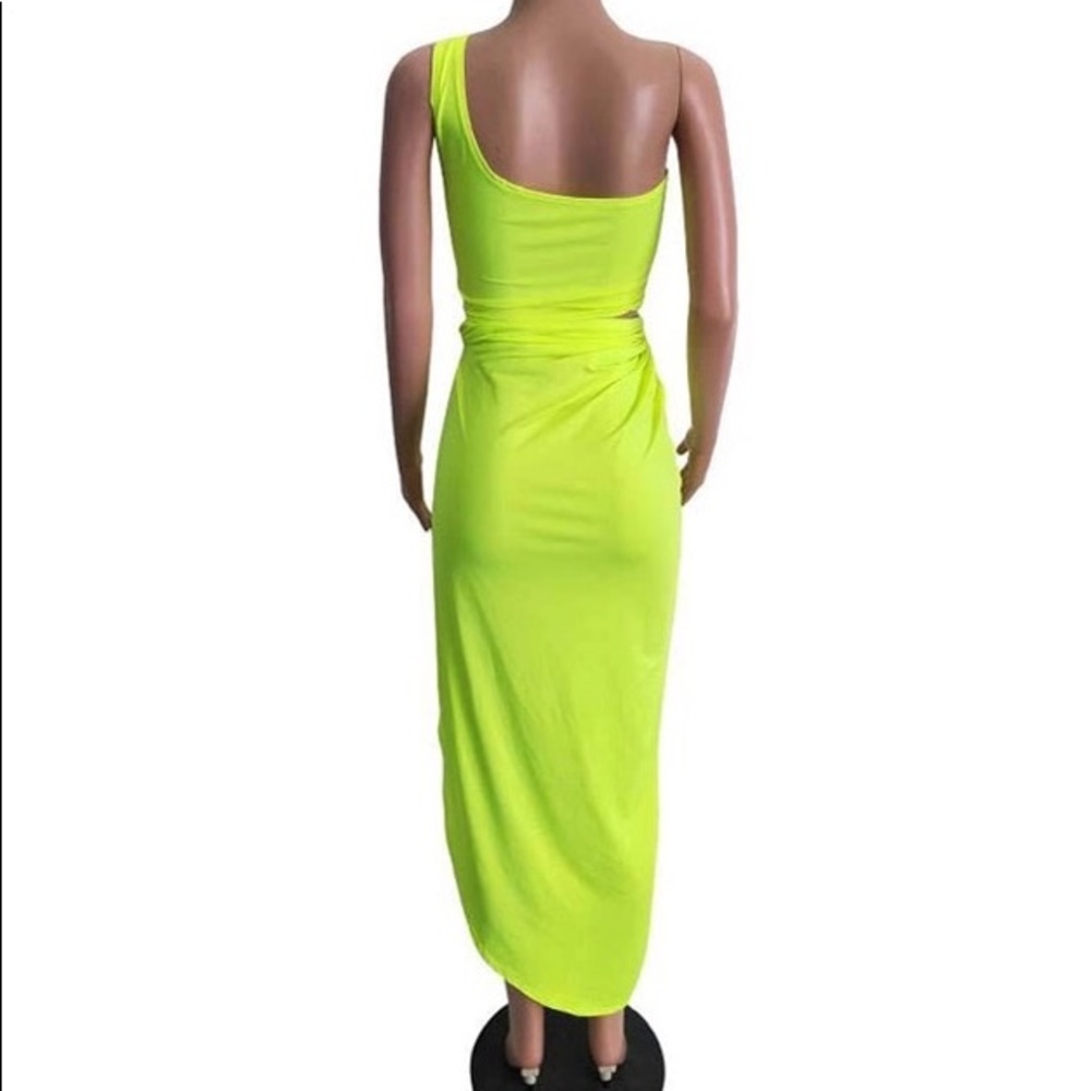 2-piece asymmetrical top with high split skirt - Picture 4 of 5